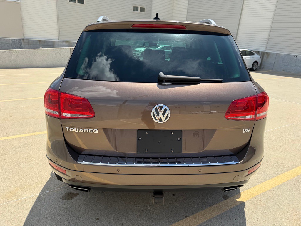 2012 Volkswagen Touareg Image 4