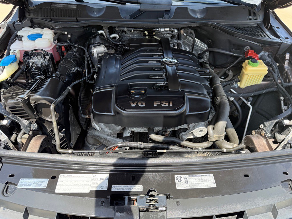 2012 Volkswagen Touareg Image 26