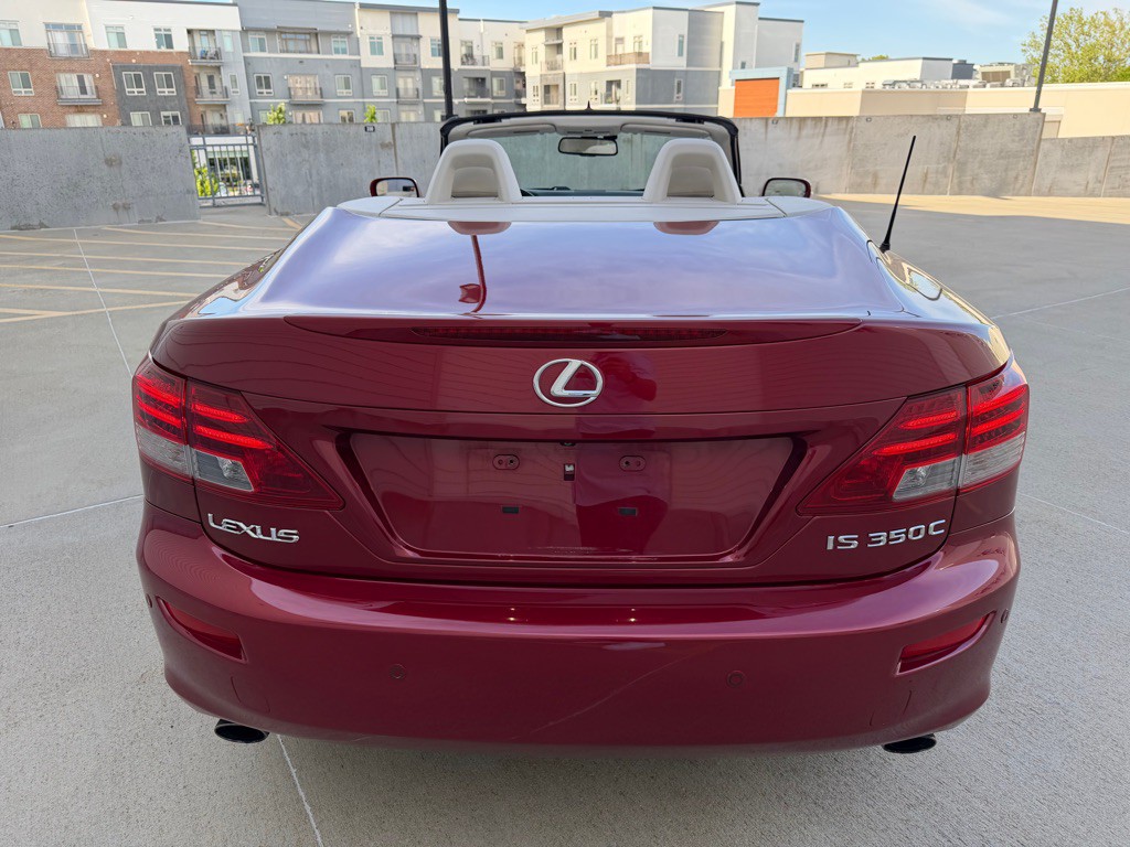 2010 Lexus IS Image 4
