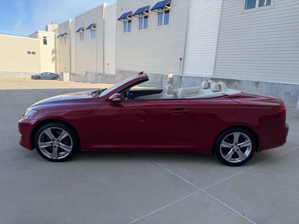2010 Lexus IS Image 6
