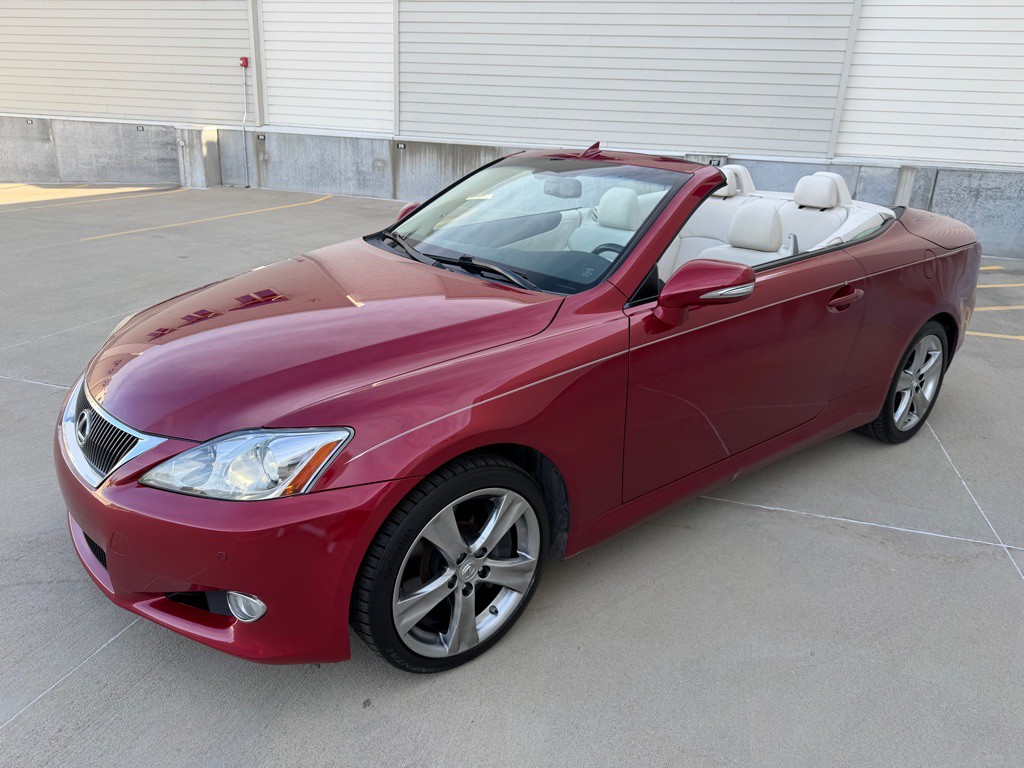 2010 Lexus IS Image 7