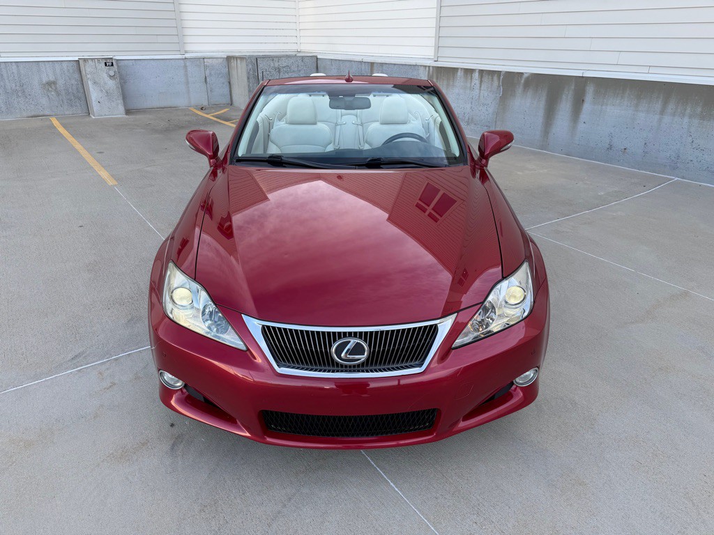 2010 Lexus IS Image 8
