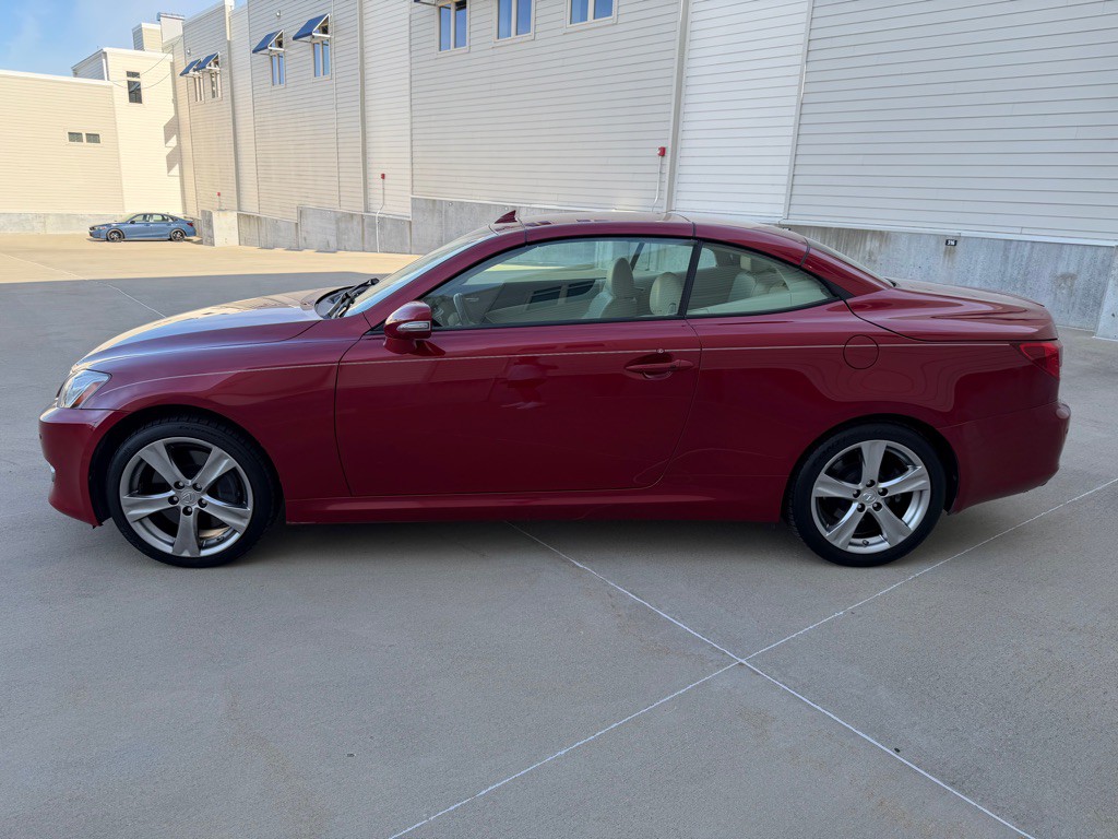 2010 Lexus IS Image 14
