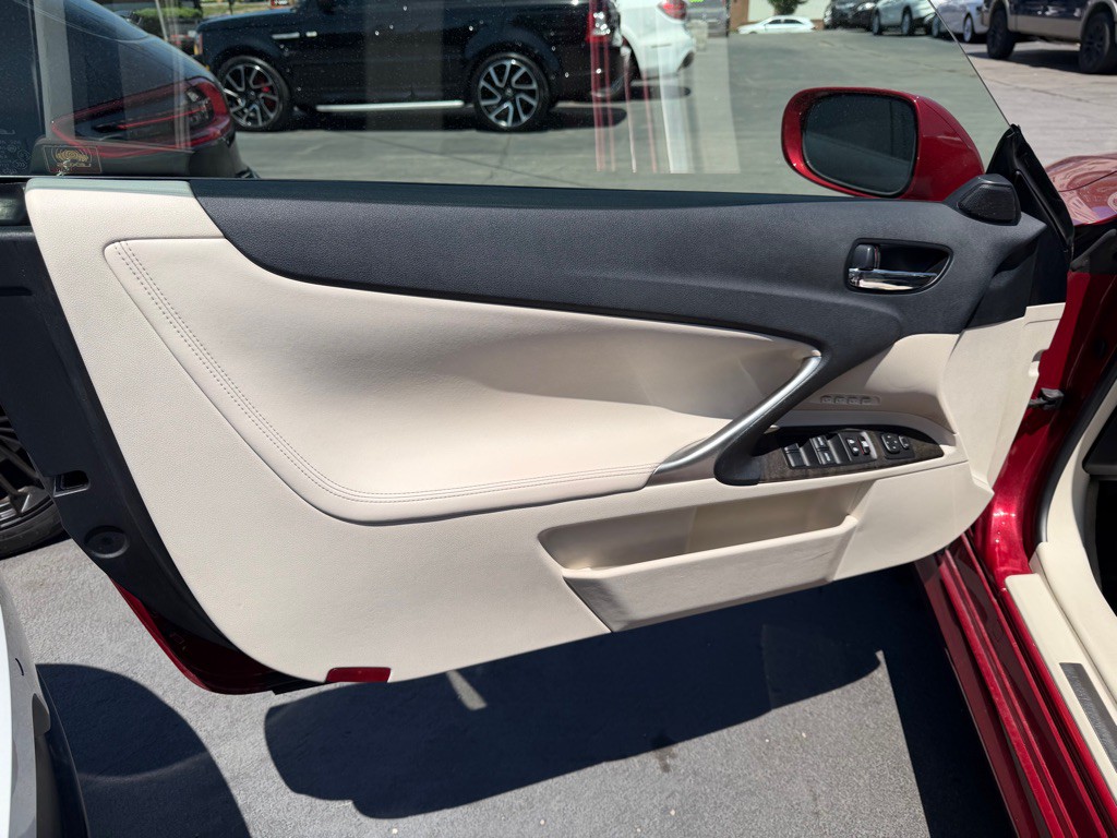 2010 Lexus IS Image 18
