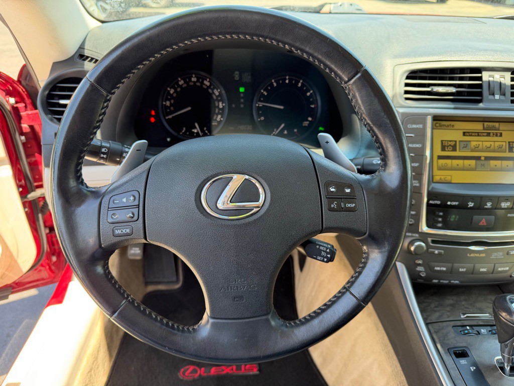 2010 Lexus IS Image 21