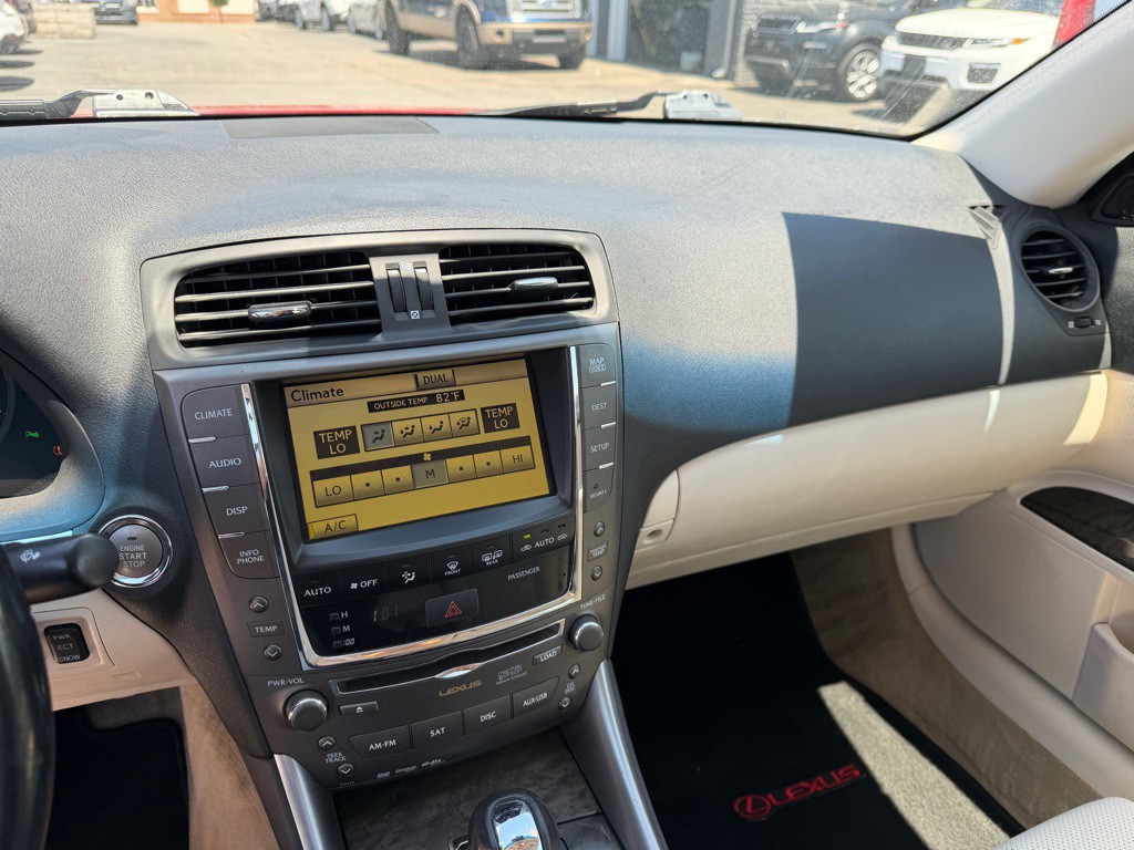 2010 Lexus IS Image 23