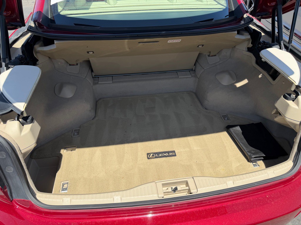 2010 Lexus IS Image 29