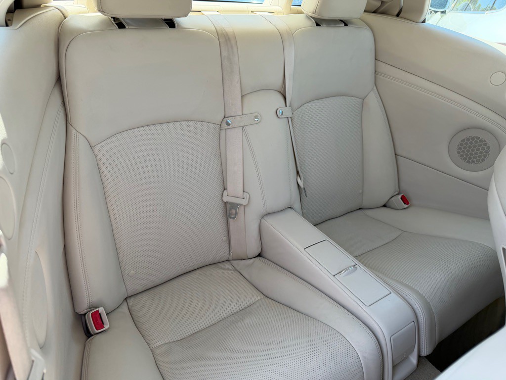 2010 Lexus IS Image 32