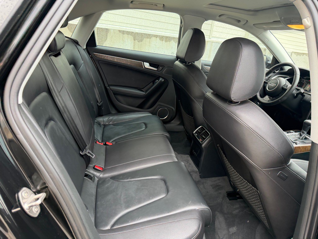 2015 Audi A4 Image 25