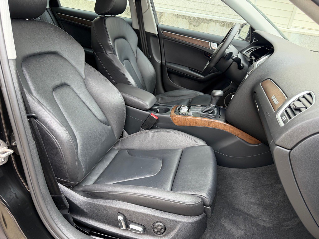 2015 Audi A4 Image 28