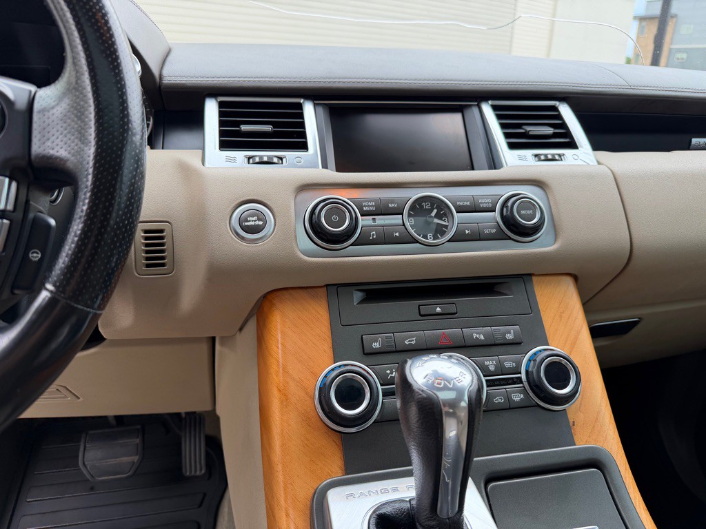 2013 Land Rover Range Rover Sport Image 11