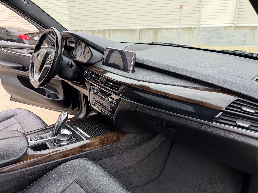 2017 BMW X5 Image 24