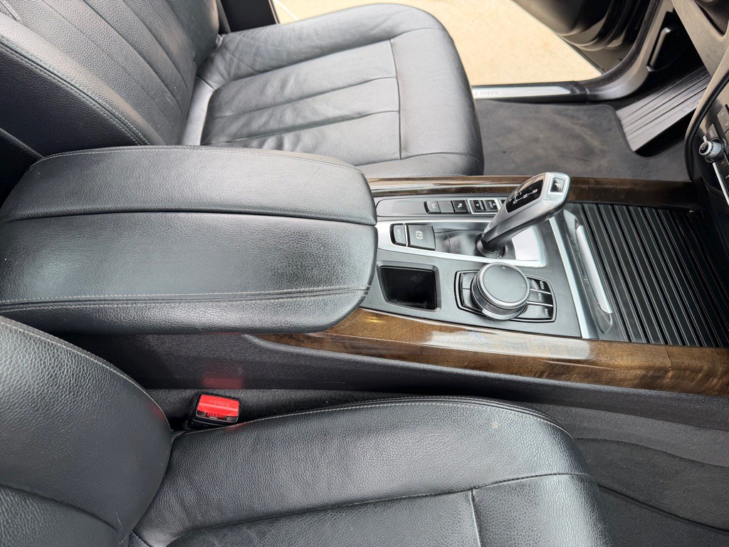 2017 BMW X5 Image 25