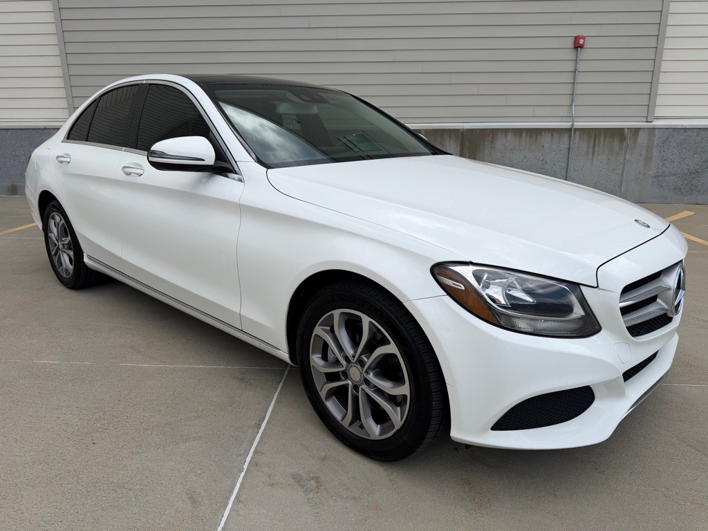 2017 Mercedes-Benz C-Class Image 1