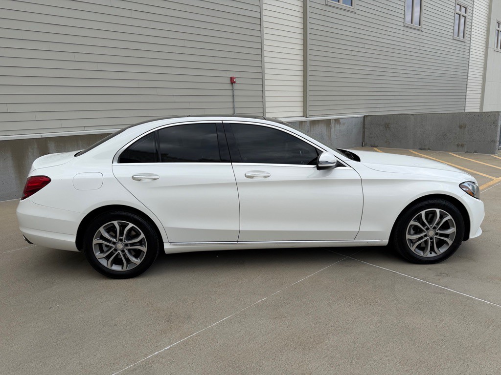 2017 Mercedes-Benz C-Class Image 2