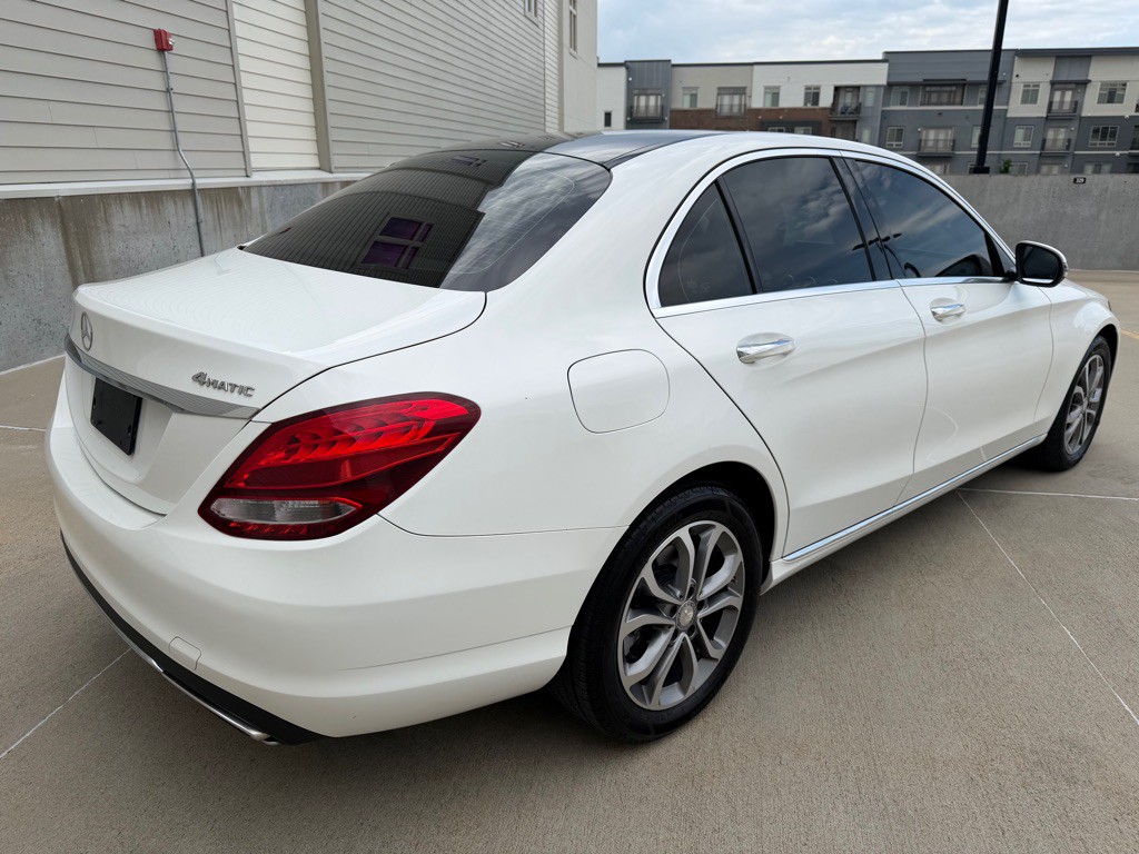 2017 Mercedes-Benz C-Class Image 3