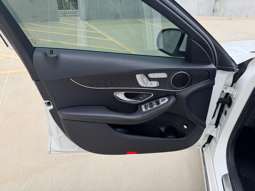 2017 Mercedes-Benz C-Class Image 10