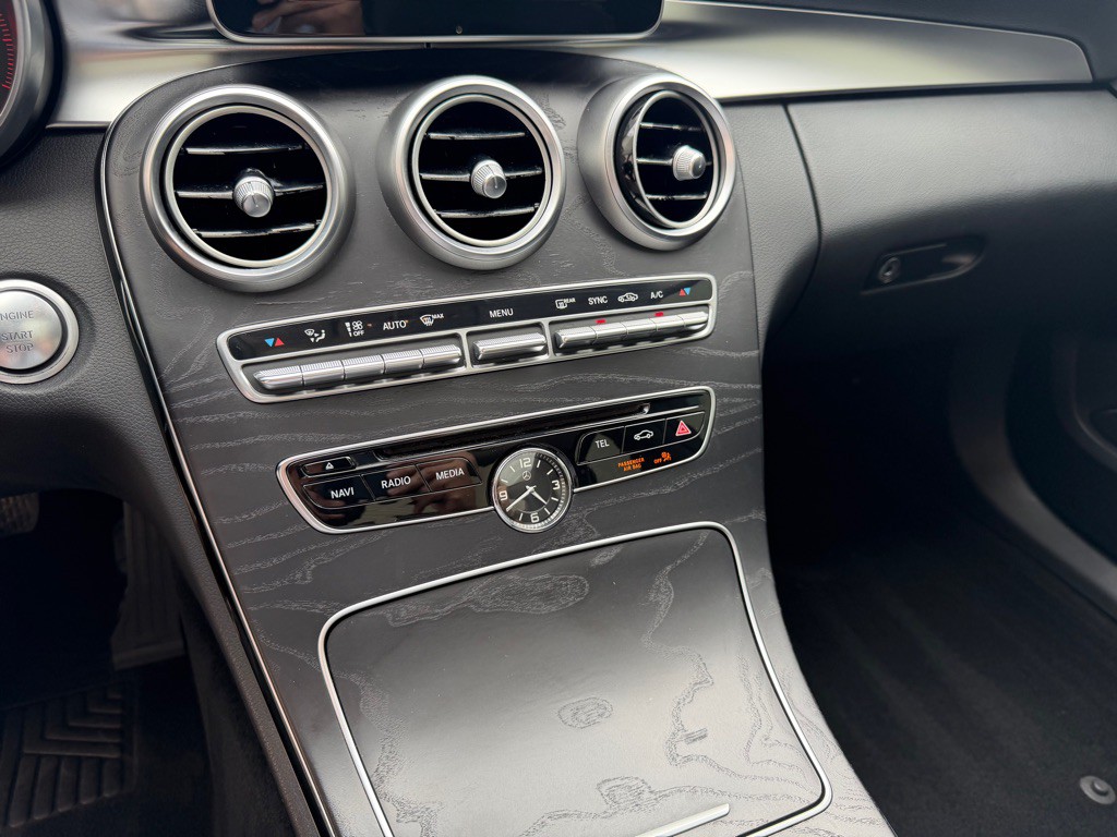 2017 Mercedes-Benz C-Class Image 17
