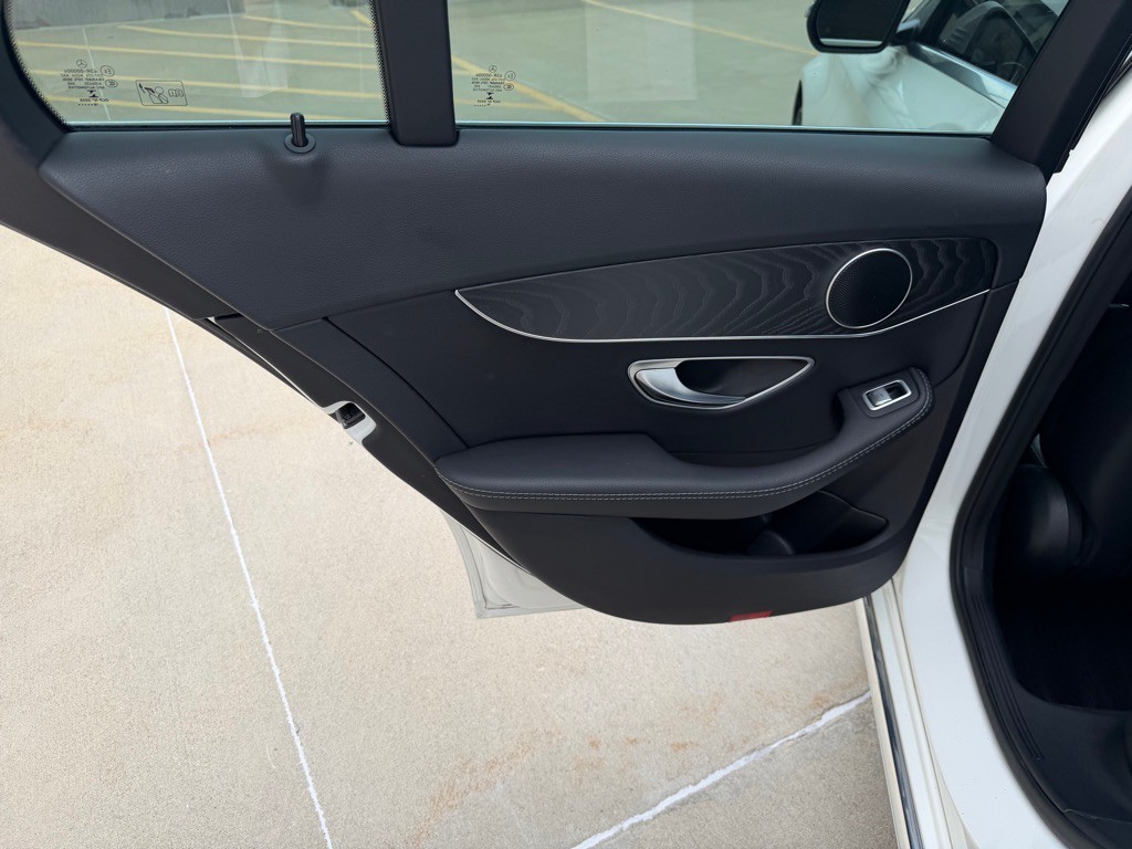 2017 Mercedes-Benz C-Class Image 18