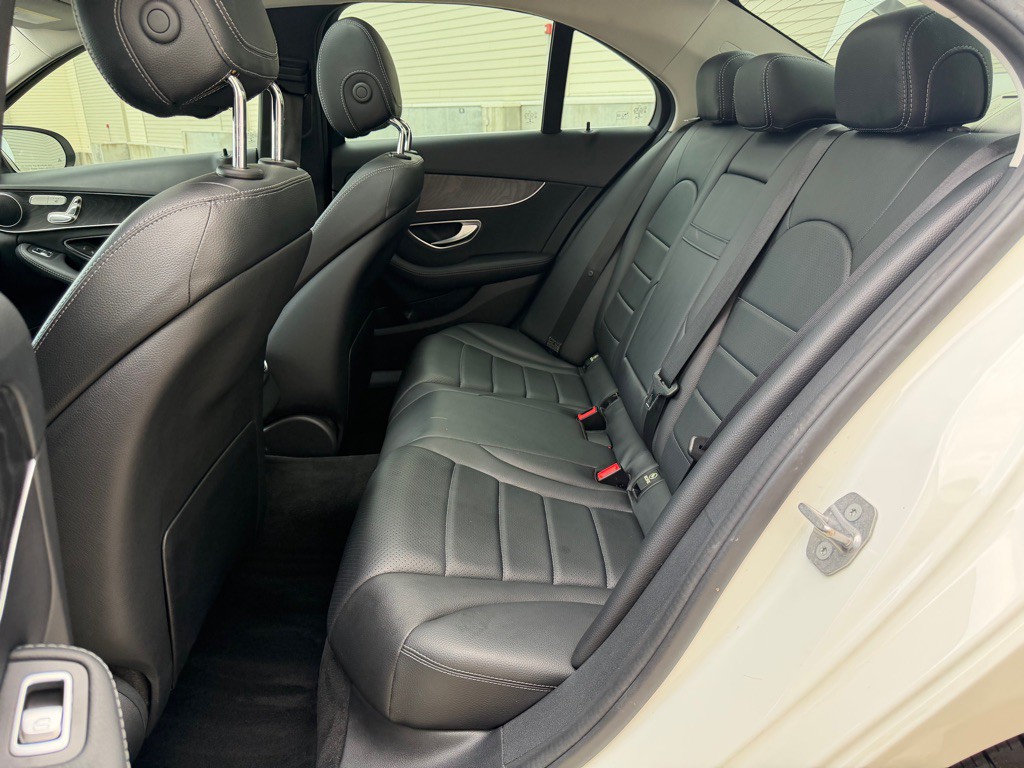 2017 Mercedes-Benz C-Class Image 19