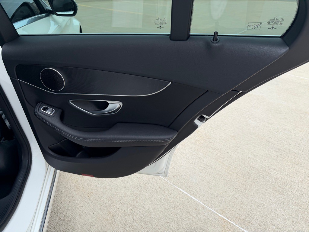 2017 Mercedes-Benz C-Class Image 21