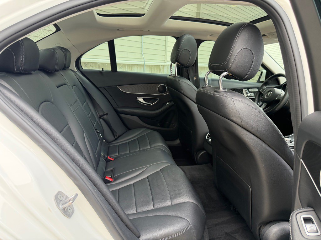 2017 Mercedes-Benz C-Class Image 22