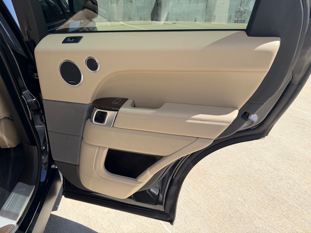 2014 Land Rover Range Rover Sport Image 25