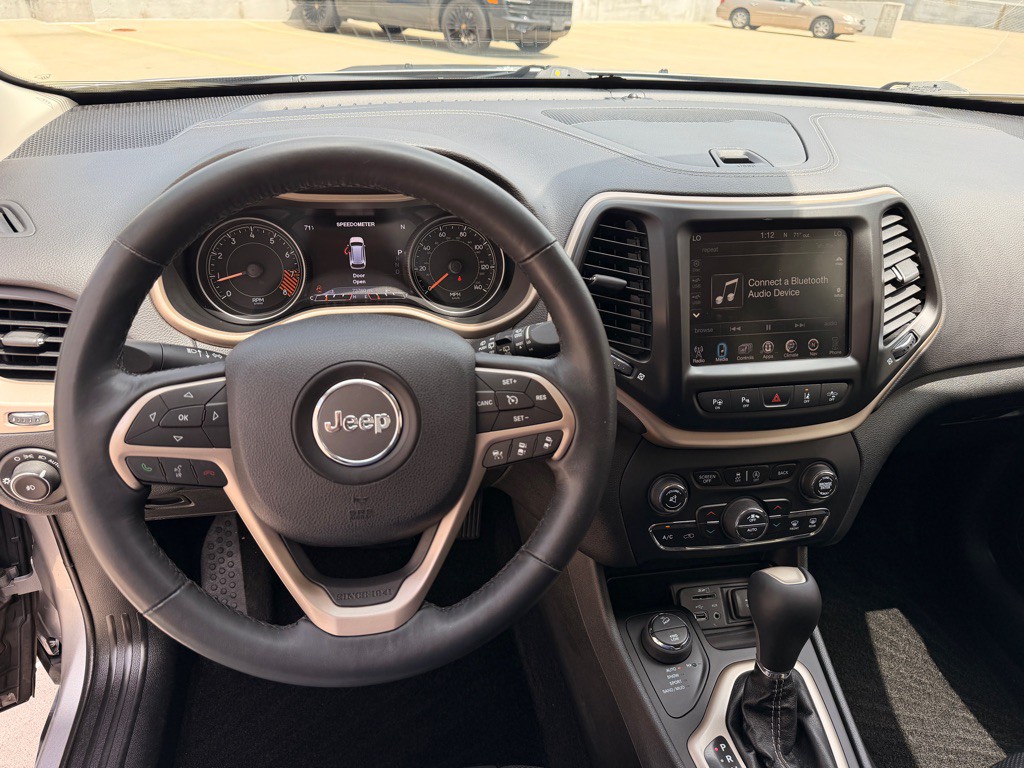2015 Jeep Cherokee Image 11