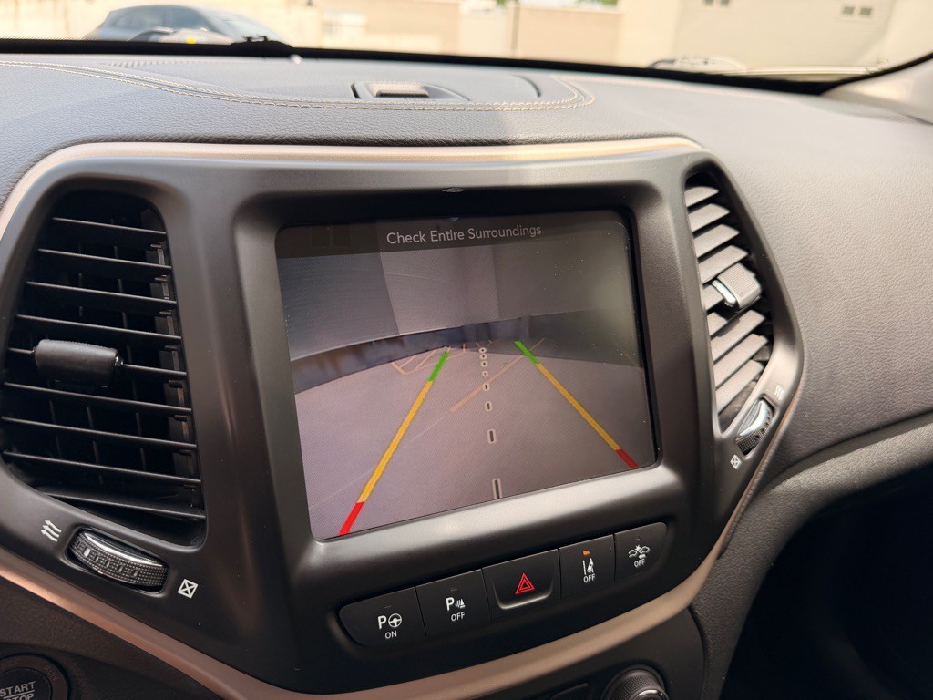 2015 Jeep Cherokee Image 13