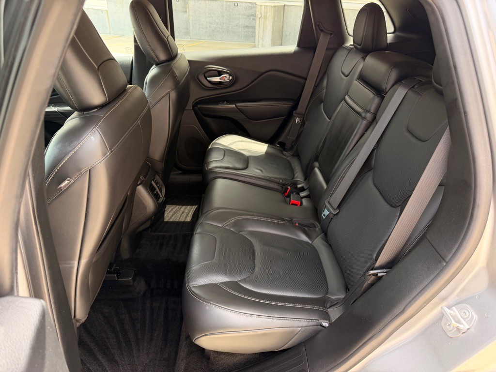 2015 Jeep Cherokee Image 18