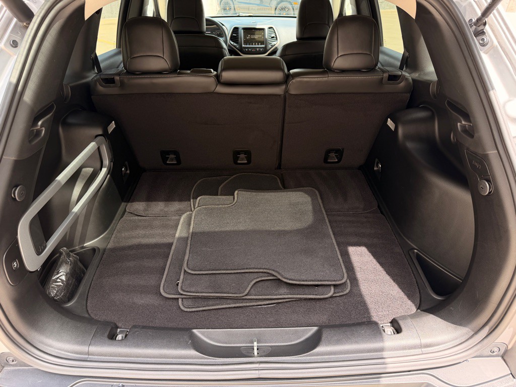 2015 Jeep Cherokee Image 19
