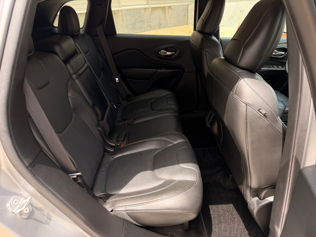 2015 Jeep Cherokee Image 21