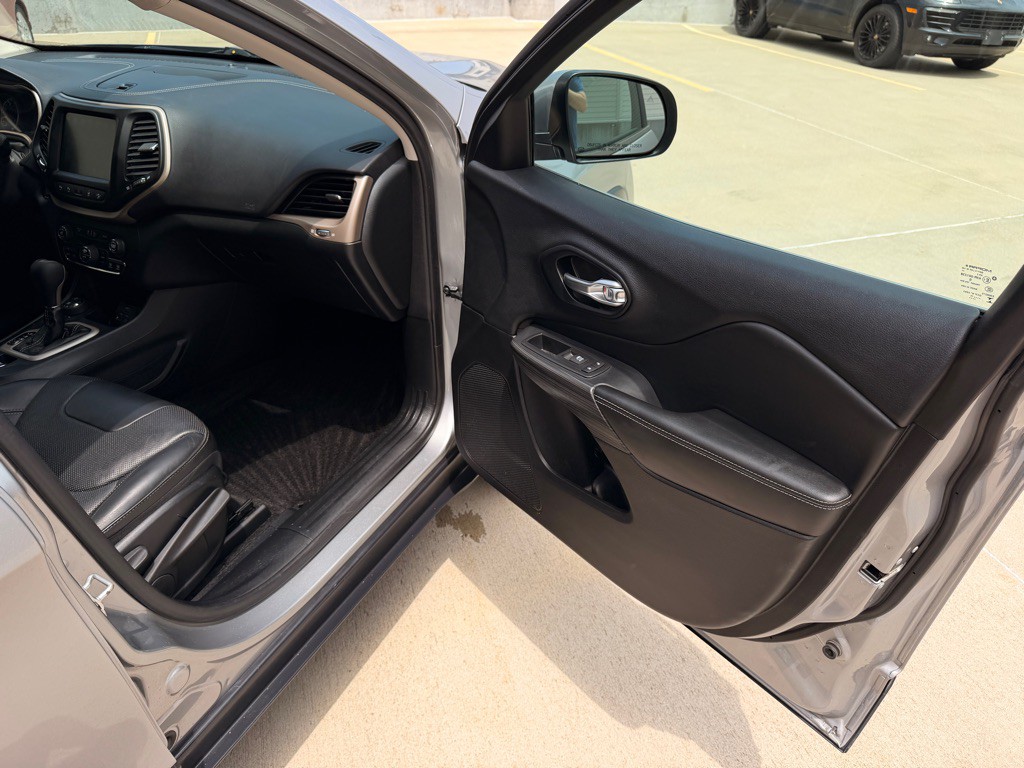 2015 Jeep Cherokee Image 22