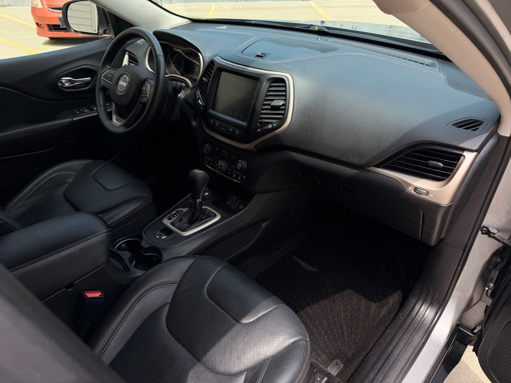2015 Jeep Cherokee Image 23