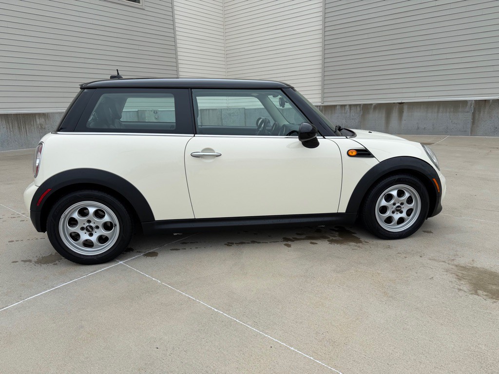 2012 MINI Cooper Image 8