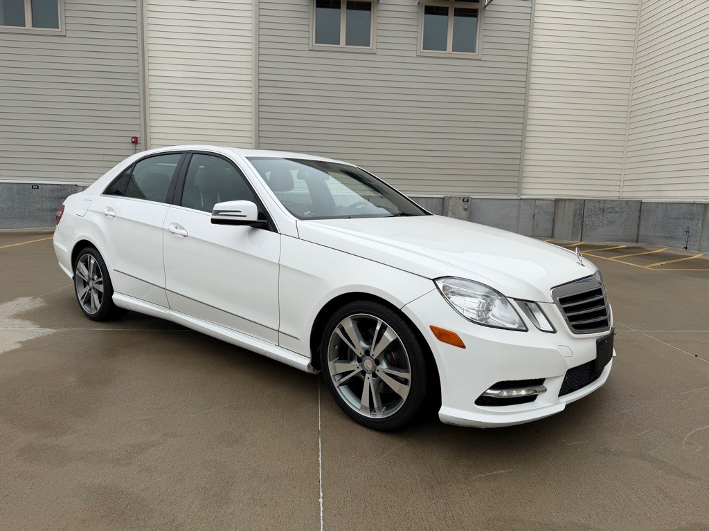 2013 Mercedes-Benz E-Class Image 1