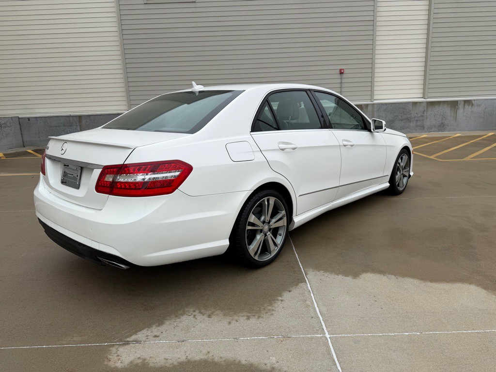 2013 Mercedes-Benz E-Class Image 6