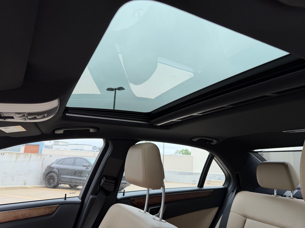 2013 Mercedes-Benz E-Class Image 9