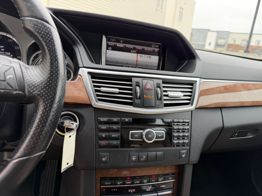 2013 Mercedes-Benz E-Class Image 12
