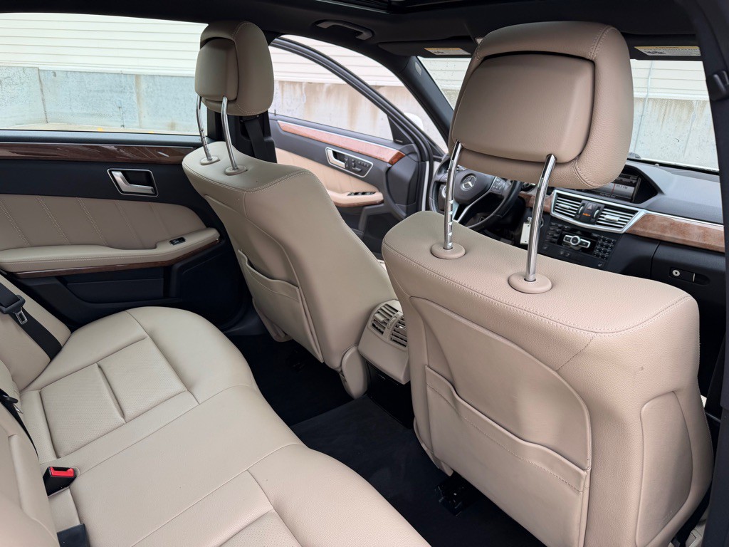 2013 Mercedes-Benz E-Class Image 19