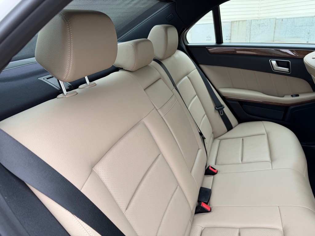 2013 Mercedes-Benz E-Class Image 21
