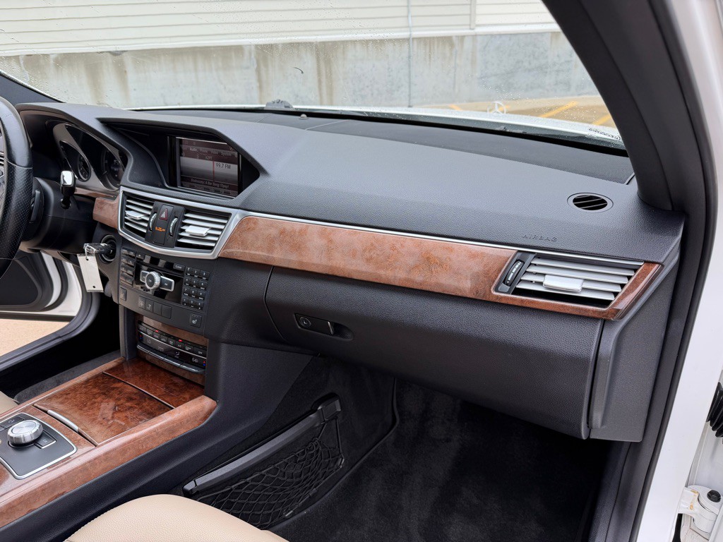 2013 Mercedes-Benz E-Class Image 26