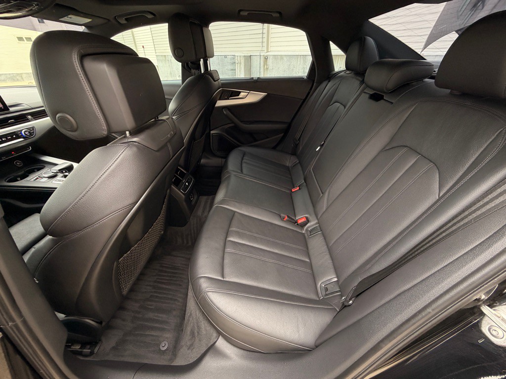 2017 Audi A4 Image 16
