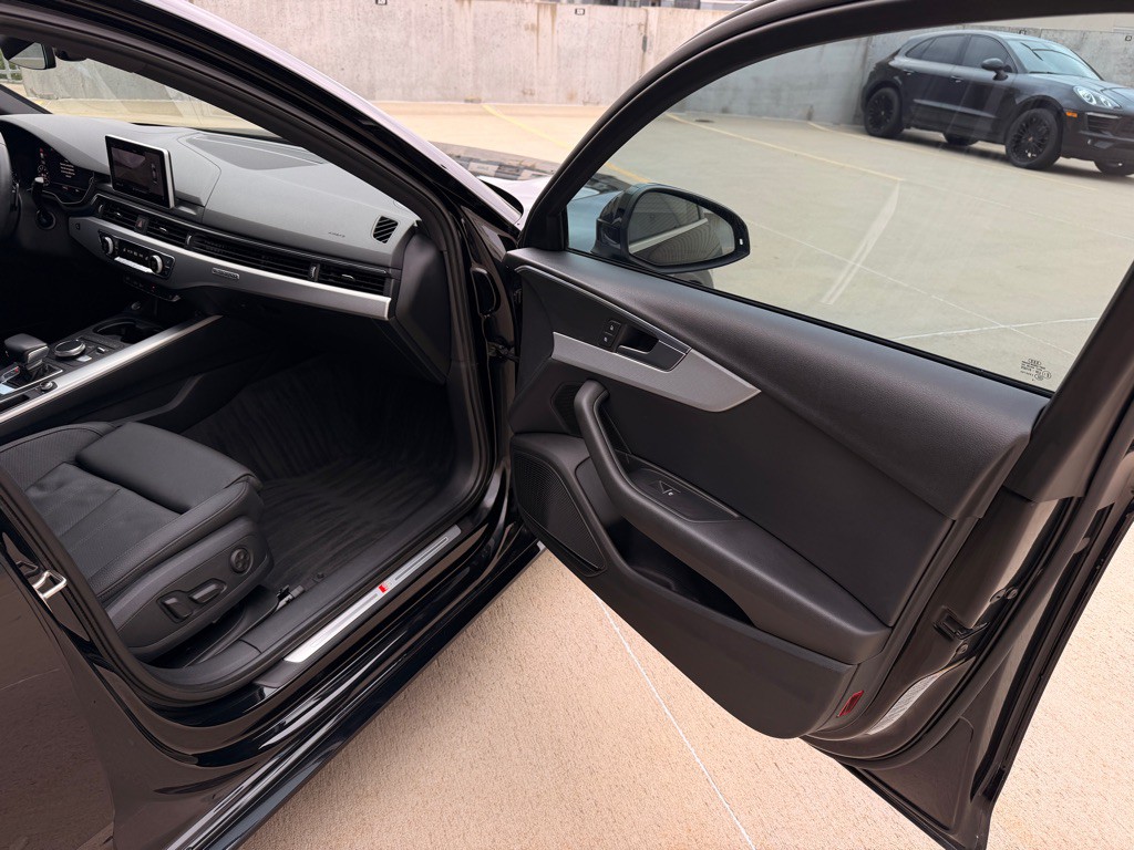 2017 Audi A4 Image 20