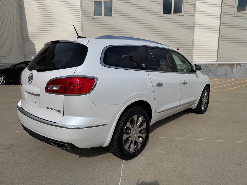 2017 Buick Enclave Image 7
