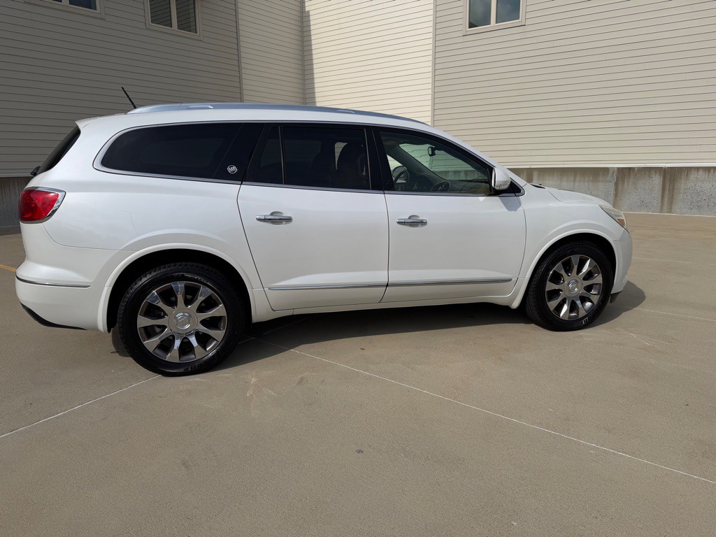 2017 Buick Enclave Image 8