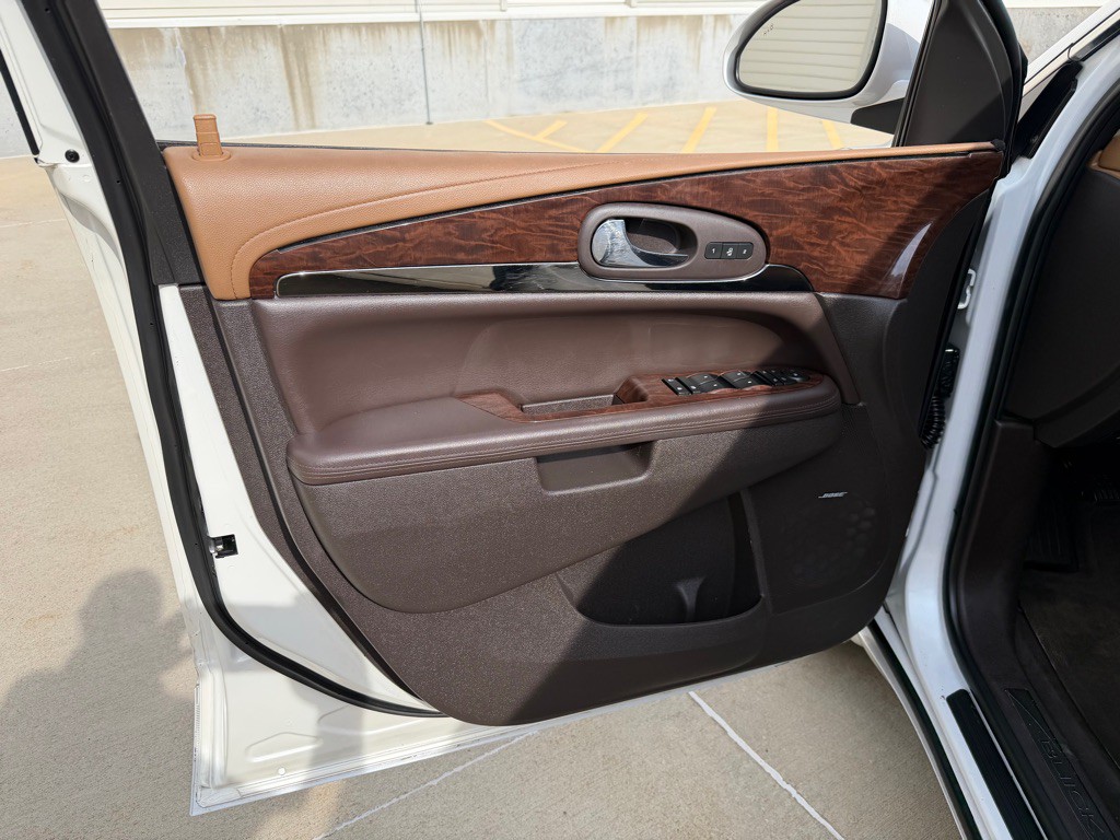 2017 Buick Enclave Image 9