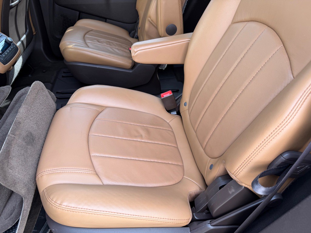 2017 Buick Enclave Image 17