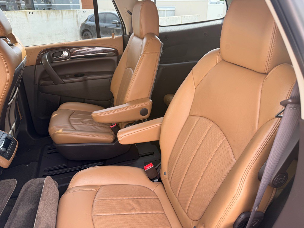 2017 Buick Enclave Image 18