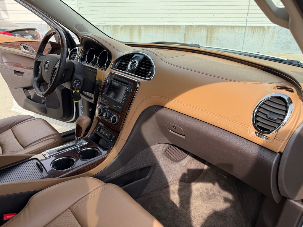 2017 Buick Enclave Image 24